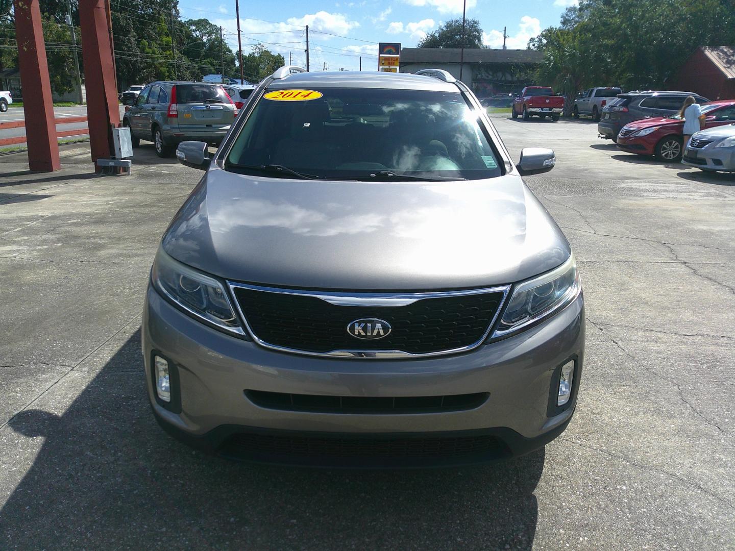 2014 GRAY KIA SORENTO LX (5XYKT3A68EG) , located at 1200 Cassat Avenue, Jacksonville, FL, 32205, (904) 695-1885, 30.302404, -81.731033 - Photo#0